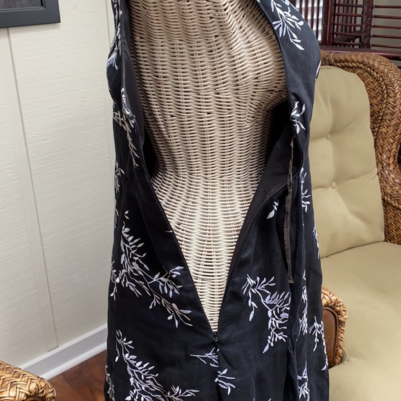 Sleeveless Black Embroidered dress 6 - Picture 6 of 13